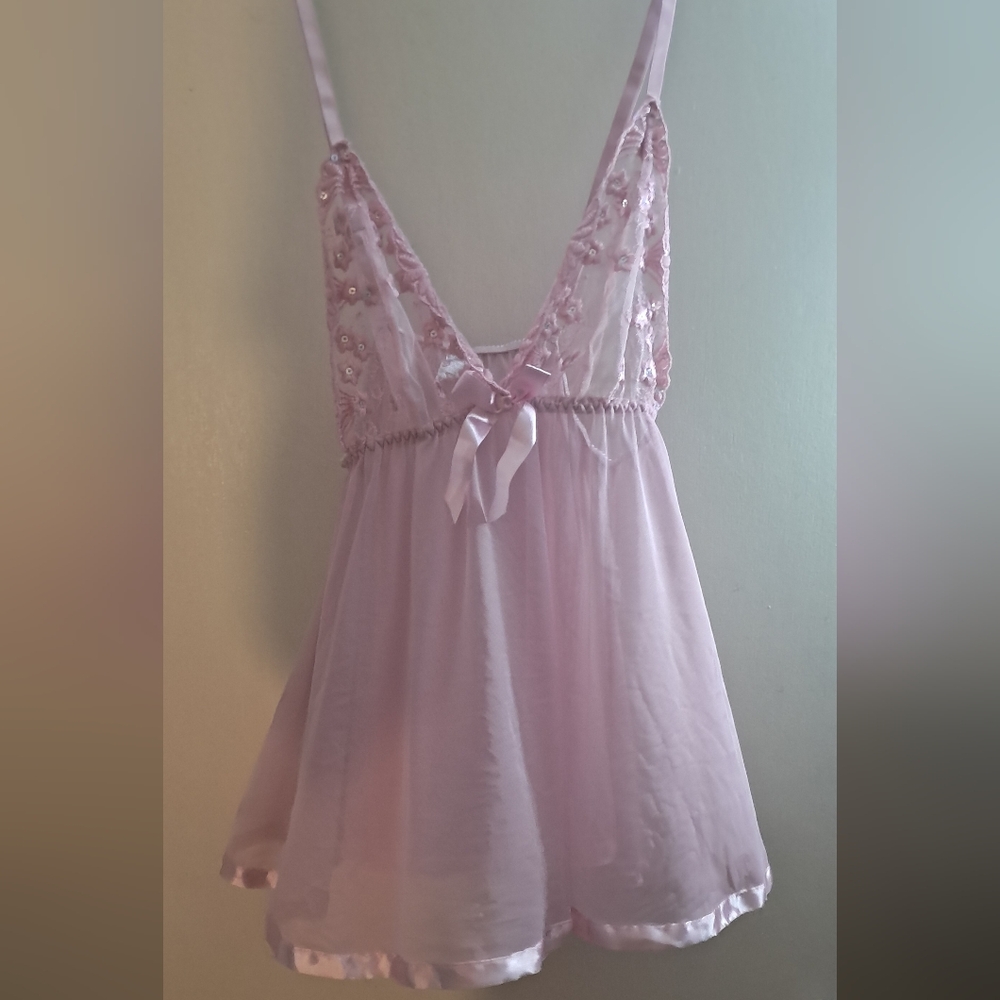 Elegant Pink Lace Chemise